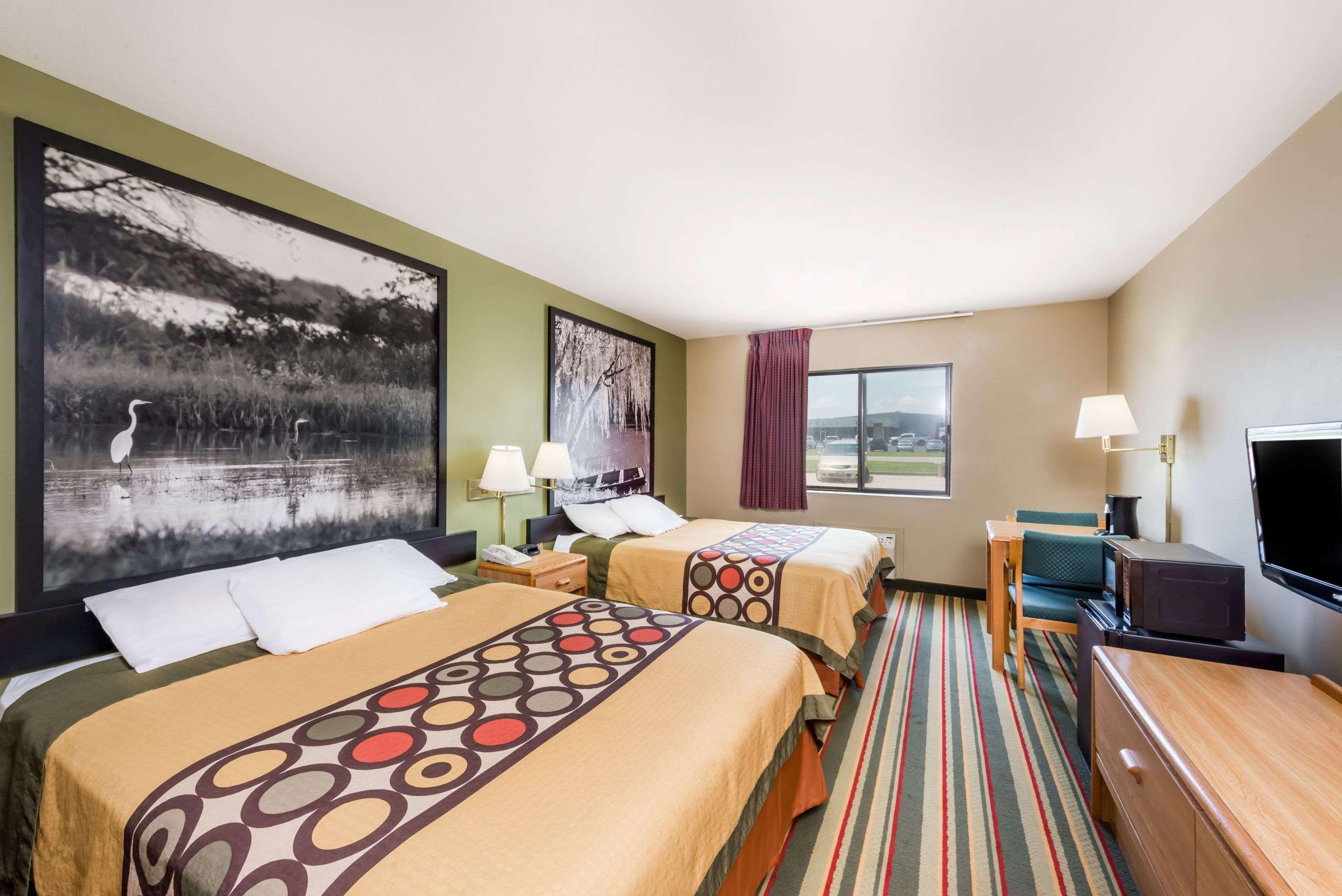 Super 8 By Wyndham Chanute Exteriér fotografie