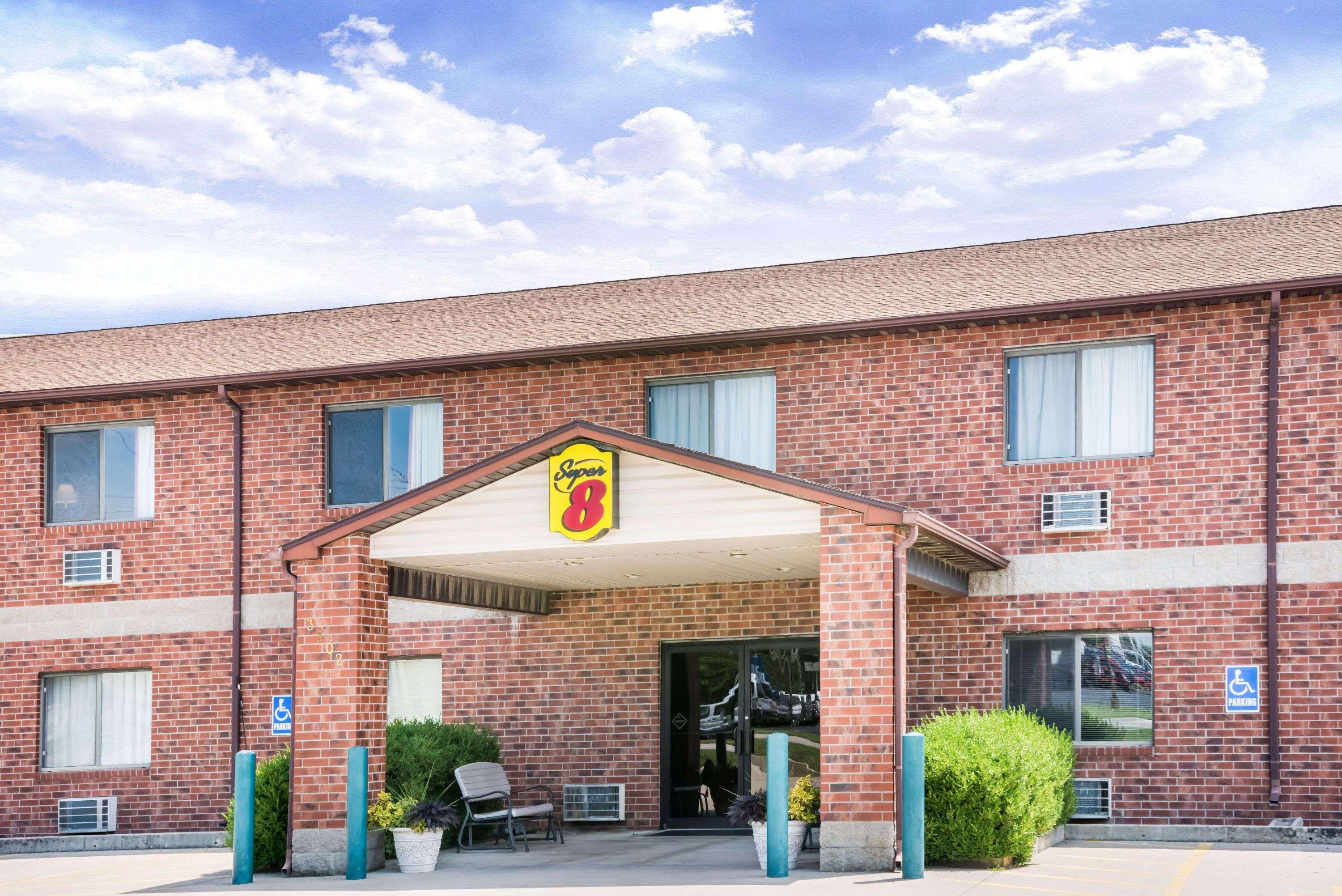 Super 8 By Wyndham Chanute Exteriér fotografie