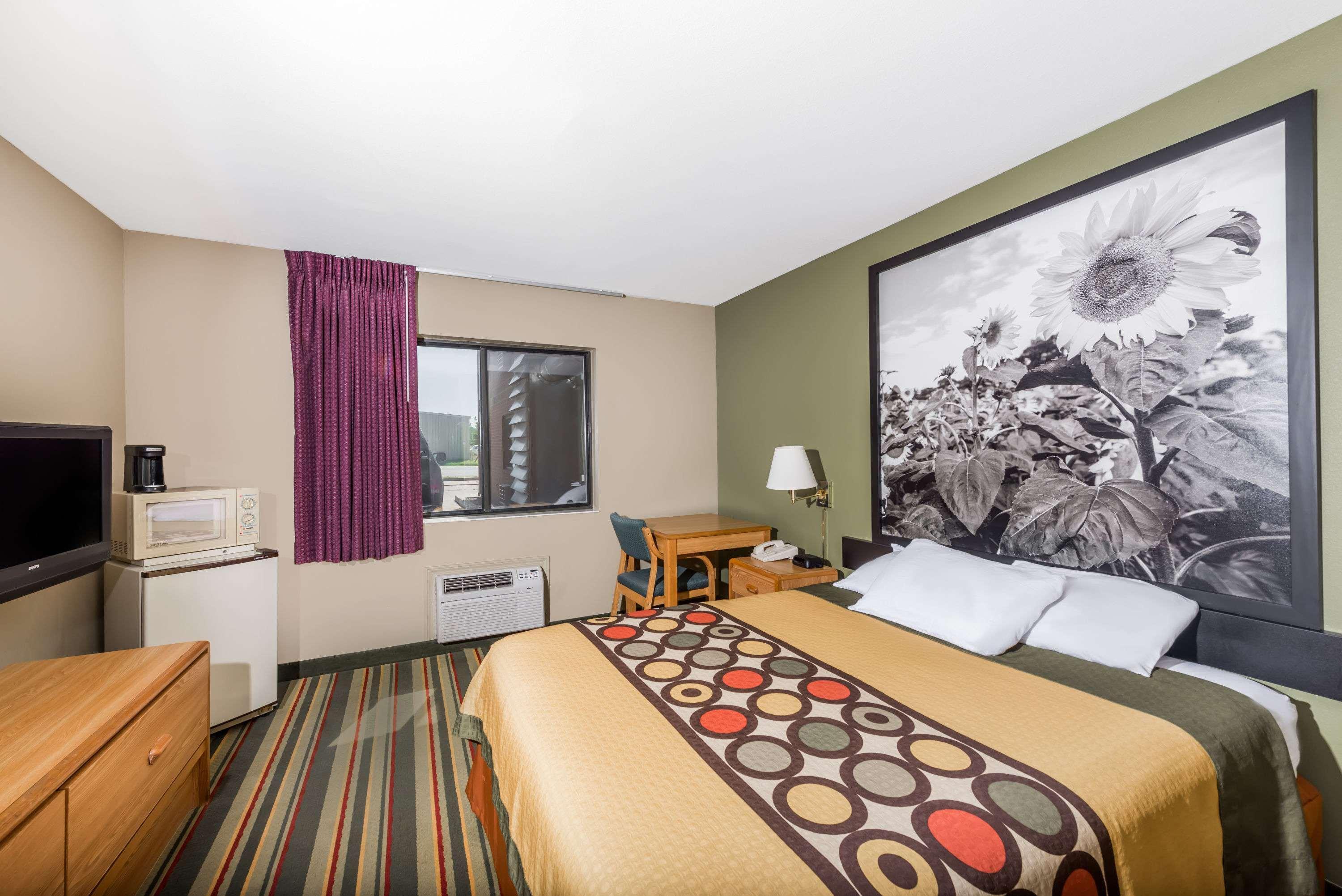 Super 8 By Wyndham Chanute Exteriér fotografie